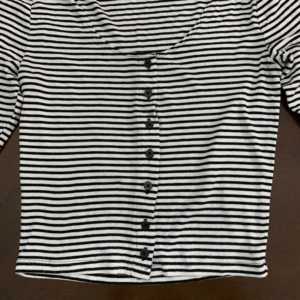 Express crop top - Picture 2 of 4